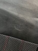 روکش صندلی فولکس گل بغل چرم خارجی وسط پارچه مشکی دوخت قرمز - Image 5